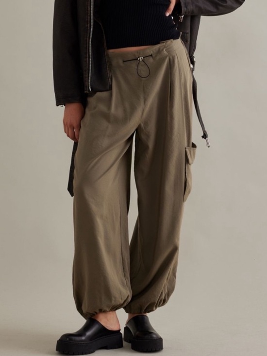 Anthropologie Pants - Anthropologie bungee parachute pants Medium
